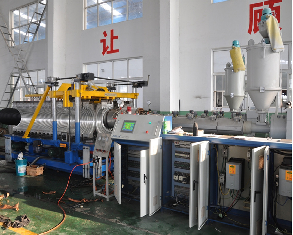 HDPE / PP Double Wall Corrugated ท่อ Extrusion Line เอาท์พุทสูง