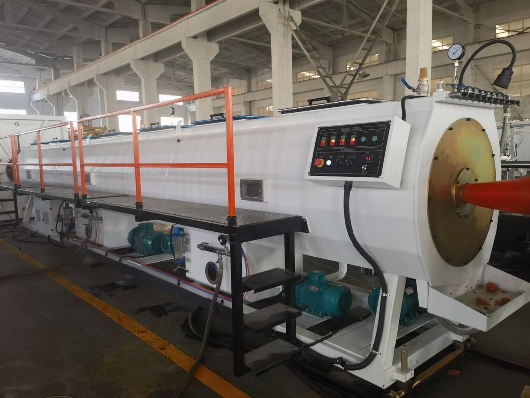 PE PP PVC Processing HDPE Pipe Extrusion Line กับ Omron ระบบควบคุมอุณหภูมิและสกรูเดียว