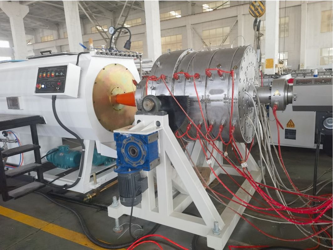 PE PP PVC Processing HDPE Pipe Extrusion Line กับ Omron ระบบควบคุมอุณหภูมิและสกรูเดียว