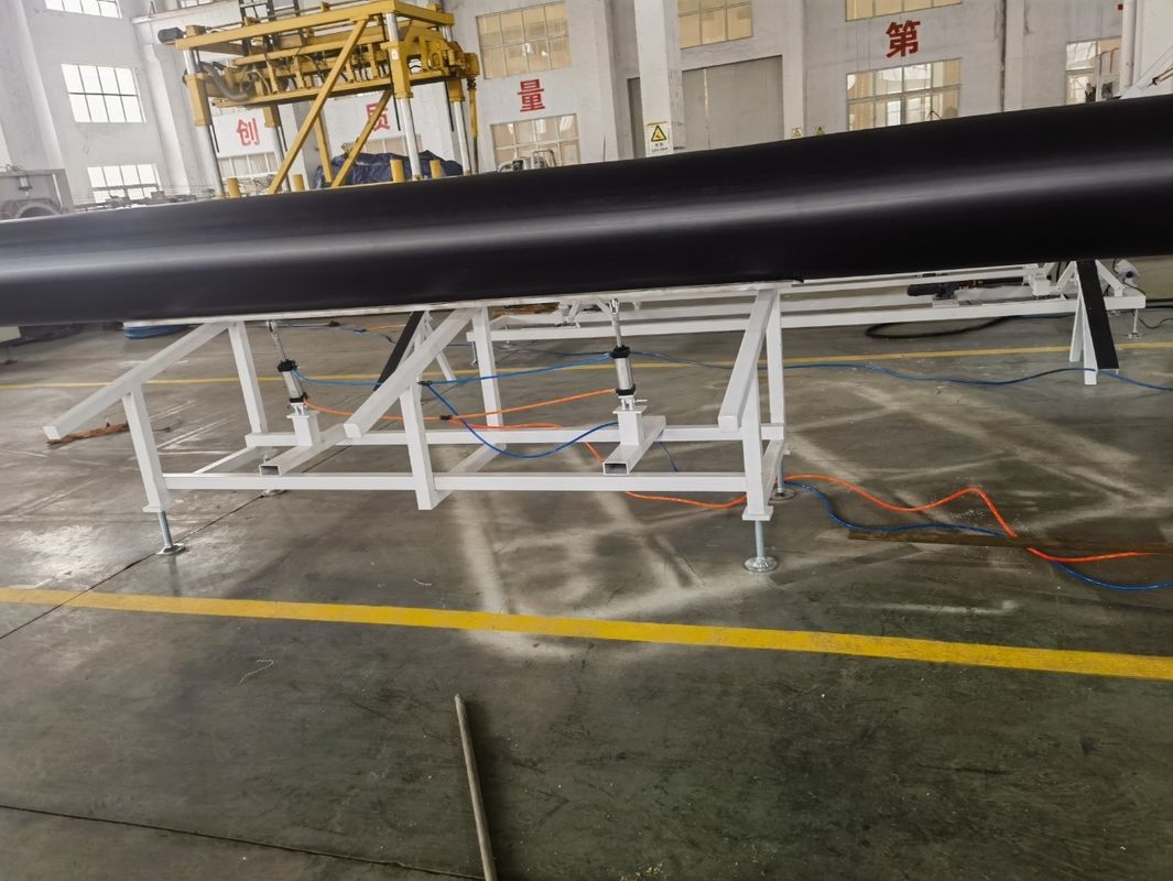 HDPE PP Pipe Solid Wall Extrusion Line สําหรับการดึงออกของท่อที่ทนทานและแข็งแรง