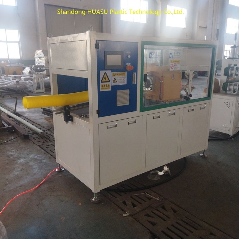 เครื่องผลิตท่อลูกฟูกสองชั้นสำหรับกำลังการผลิต 100-1000kW พร้อมระบบควบคุม PLC และการระบายความร้อนด้วยน้ำสำหรับเอาต์พุตที่ปรับแต่งได้