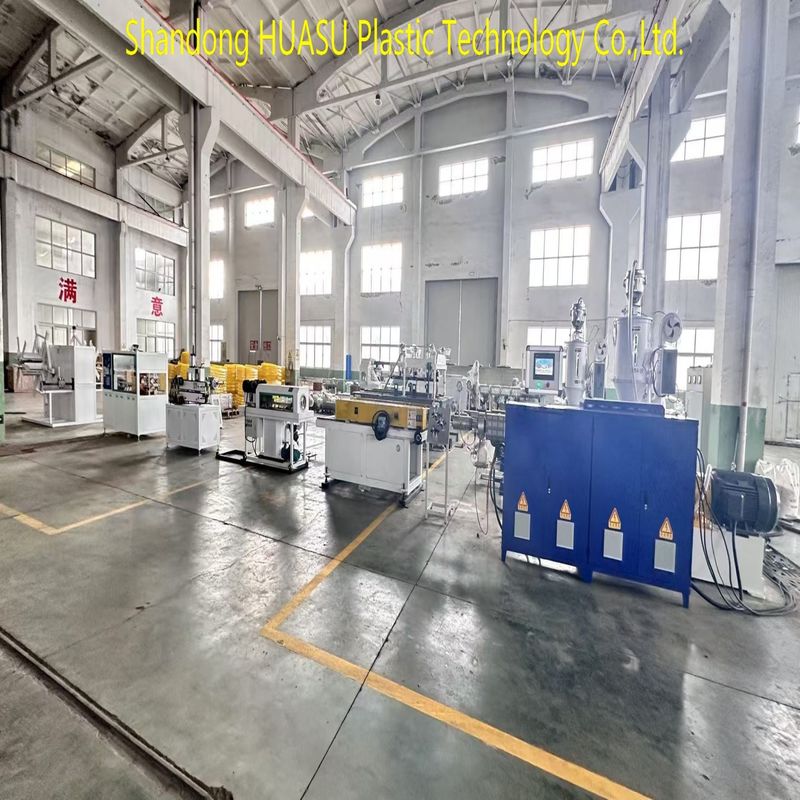 เครื่องทำท่อลูกฟูกแบบมืออาชีพ พร้อมระบบไฟฟ้า Siemens/ABB, ความเร็วสาย 2-20 เมตร/นาที, และกำลังไฟที่ปรับแต่งได้