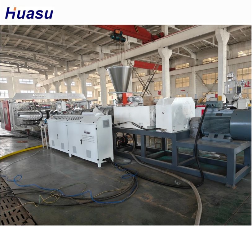 สายพลาสติก PE PP PVC Pipe Extrusion Line พร้อม Extruder กระโป่ง Twin Screw และควบคุมอุณหภูมิน้ํารีไซเคิล