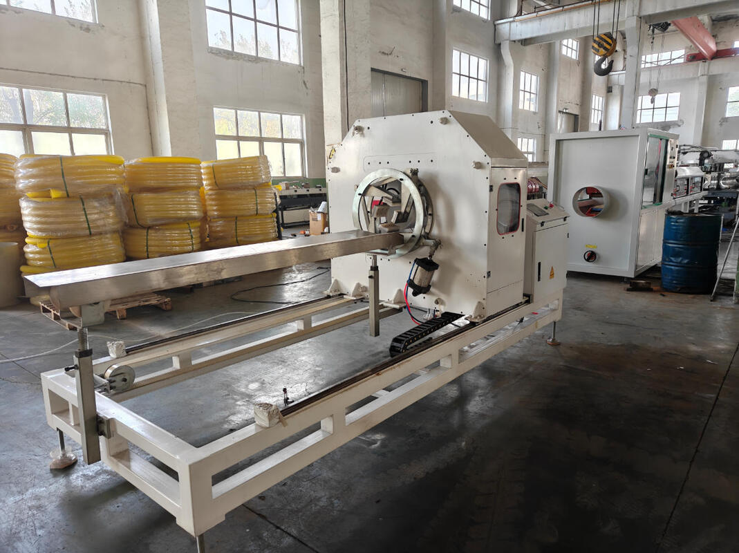 สายการผลิตการอัดขึ้นรูปท่อลูกฟูกสองชั้นพร้อมสกรูบาร์เรลความแข็งสูง HV>740 และวัสดุเกียร์ 20CrMnTi ในรูปแบบแนวตั้งหรือแนวนอน