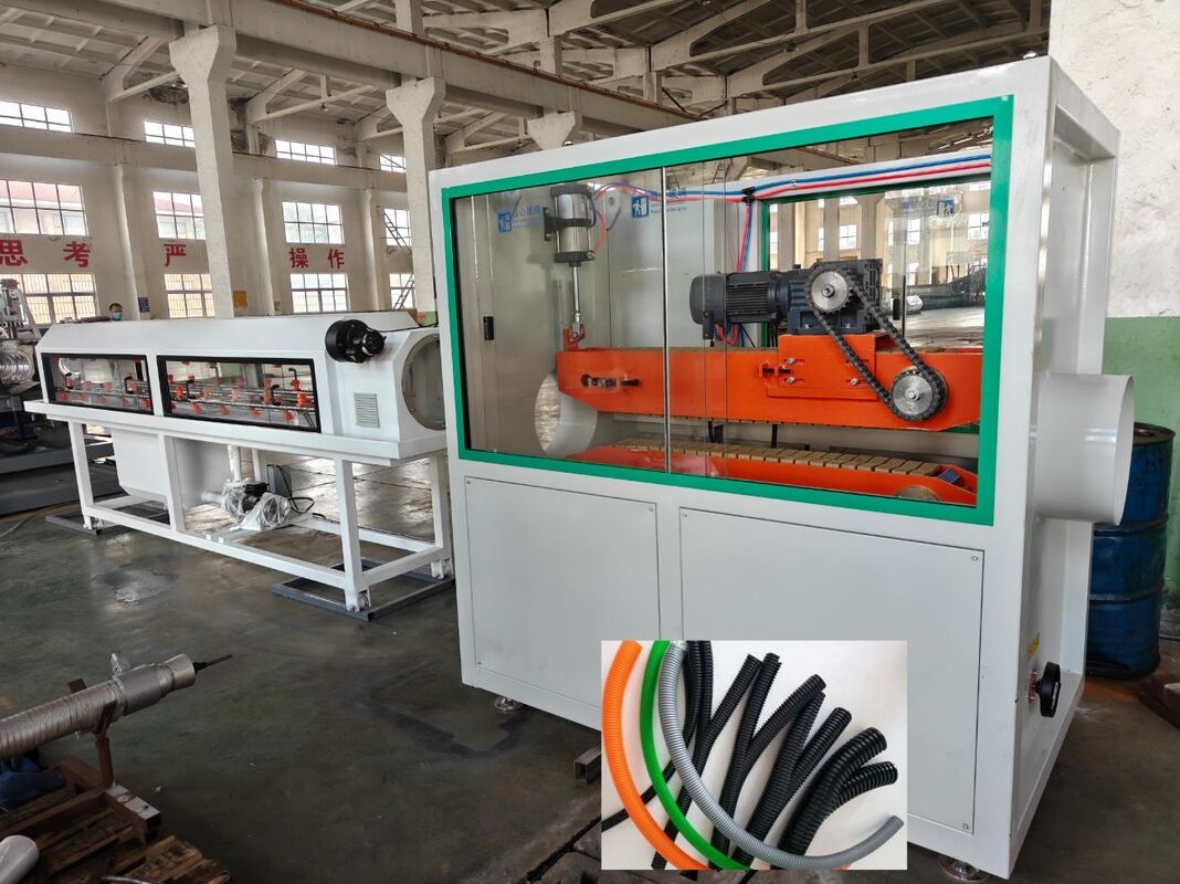 สายการผลิตการอัดขึ้นรูปท่อลูกฟูกสองชั้นพร้อมชิ้นส่วนไฟฟ้าหลักของ Siemens พร้อมแม่พิมพ์ 48 ชิ้น และฟังก์ชันการทำความเย็นด้วยน้ำ