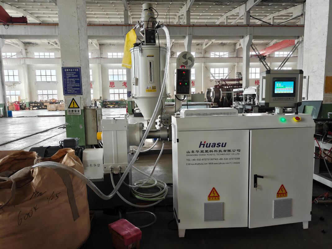 สายการผลิตท่อลูกฟูกผนังเดี่ยวพร้อมระบบระบายความร้อนด้วยน้ำและมอเตอร์ Siemens เพื่อการผลิตความเร็วสูงที่เสถียร