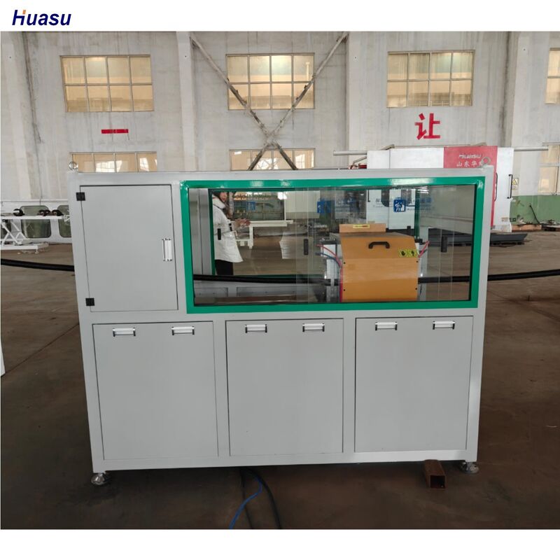 สายการผลิตท่อลูกฟูกผนังเดี่ยวพร้อมระบบระบายความร้อนด้วยน้ำและมอเตอร์ Siemens เพื่อการผลิตความเร็วสูงที่เสถียร