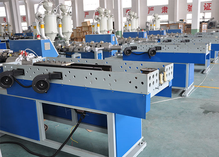 60kg / H 45mm Screw Corrugated Pipe Extrusion Line ประเภทแนวนอน